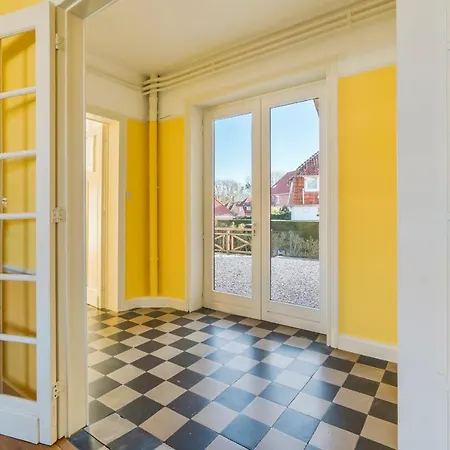 Karaktervolle Familie 12p - Ruim En Vlak Bij Willa *